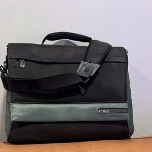 Belkin Black and Gray Men's Messenger Bag
